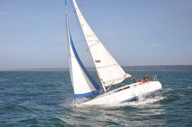 Sun Fast 37 de TML Voile sous génois - TML Voile