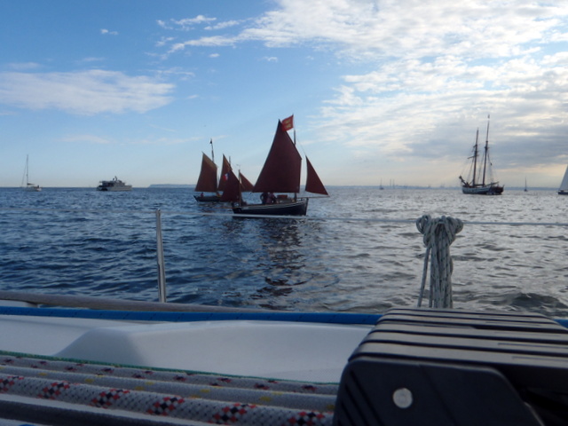Gréements traditionnels sur le plan d’eau du départ de la Solitaire du Figaro 2014 - TML Voile