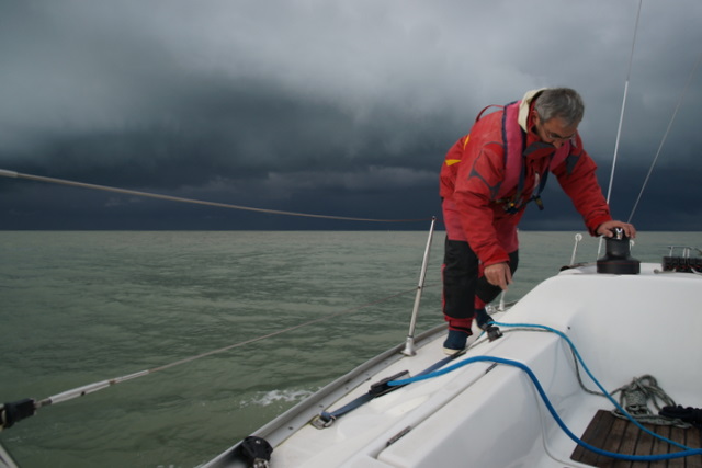 le grain s’approche, on peaufine les réglages - TML Voile