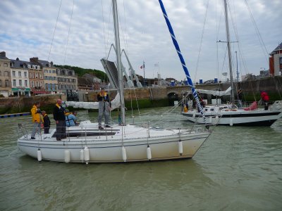 Salsa et Tailana dans le port de St Valérie - TML Voile