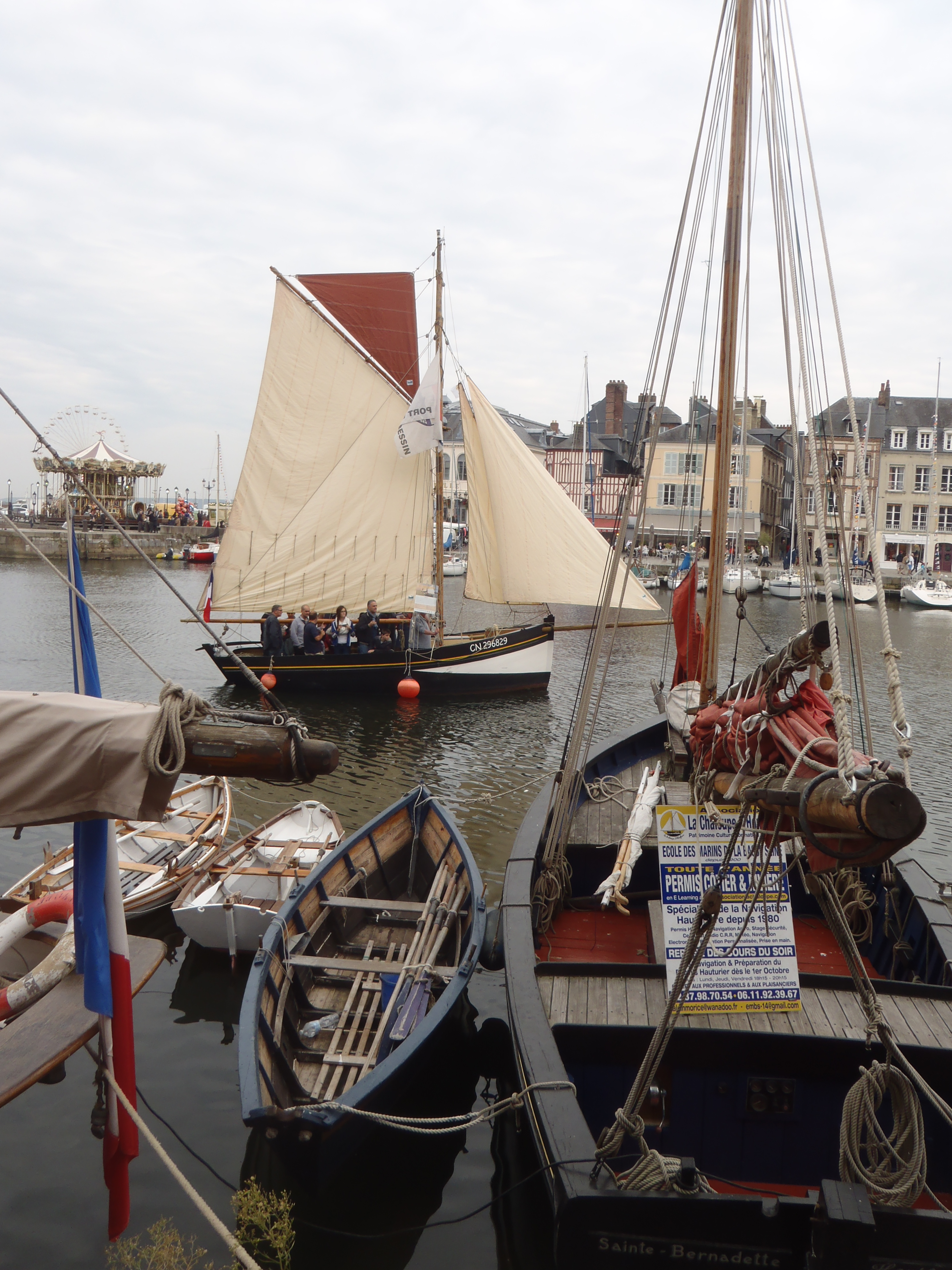 Quelques vieux gréements à quai - TML Voile